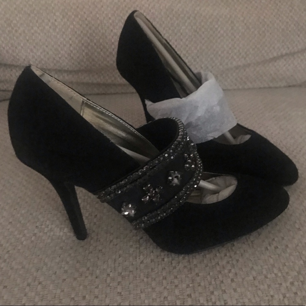 Black pumps with rhinestone strap💎❤️